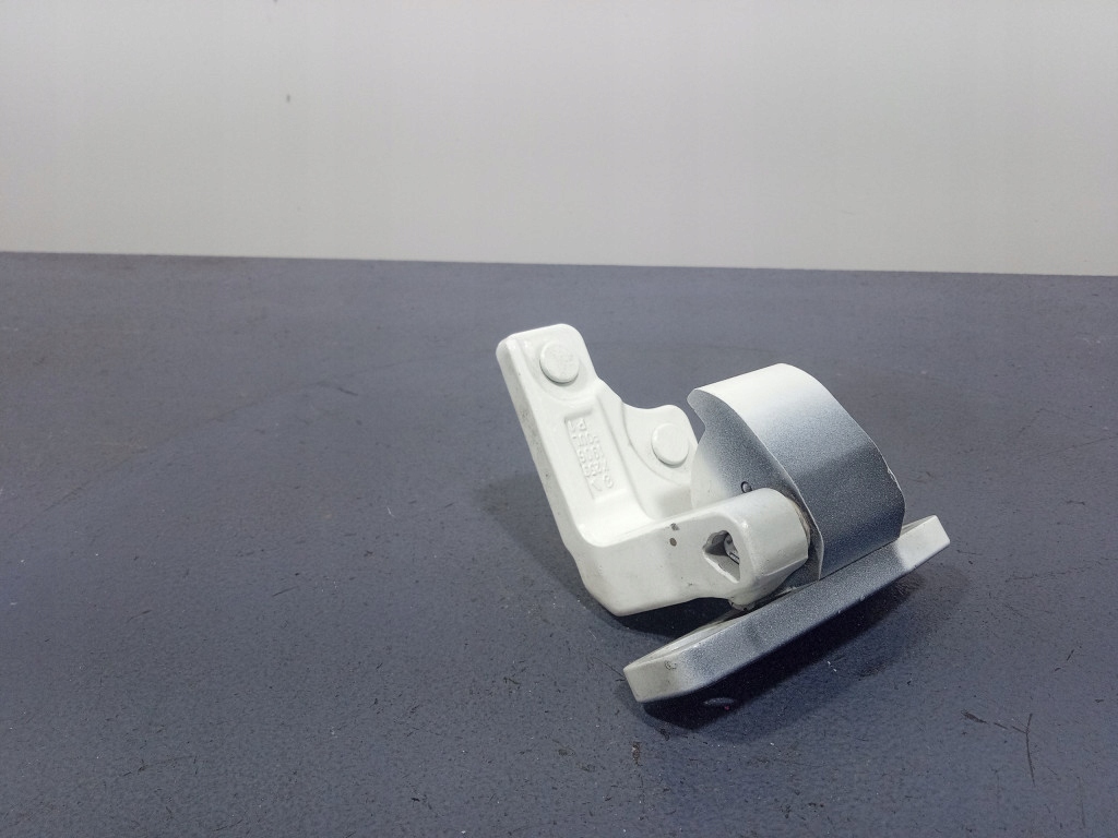 фото №1, Mercedes glc x253 нижний петля дверь левый задняя x2531906