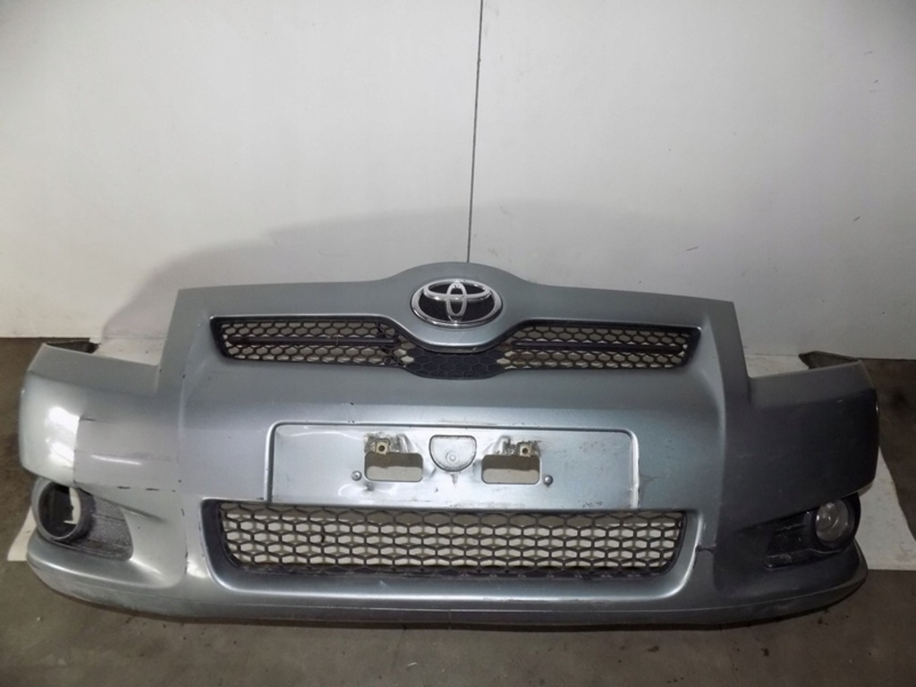 Купити Toyota corolla verso 2 рестайлінг  1f8 бампер перед