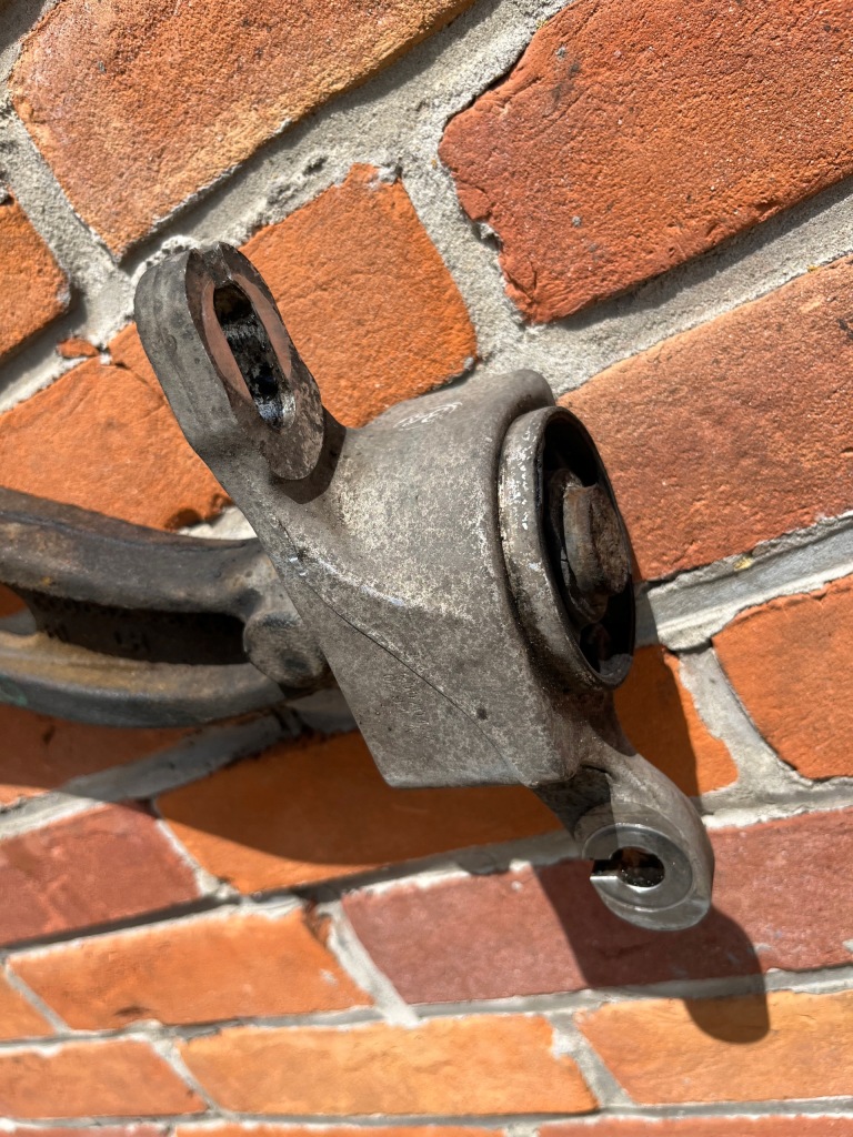 Купить Mercedes ml w164 05-11 3.0cdi рычаг левый перед