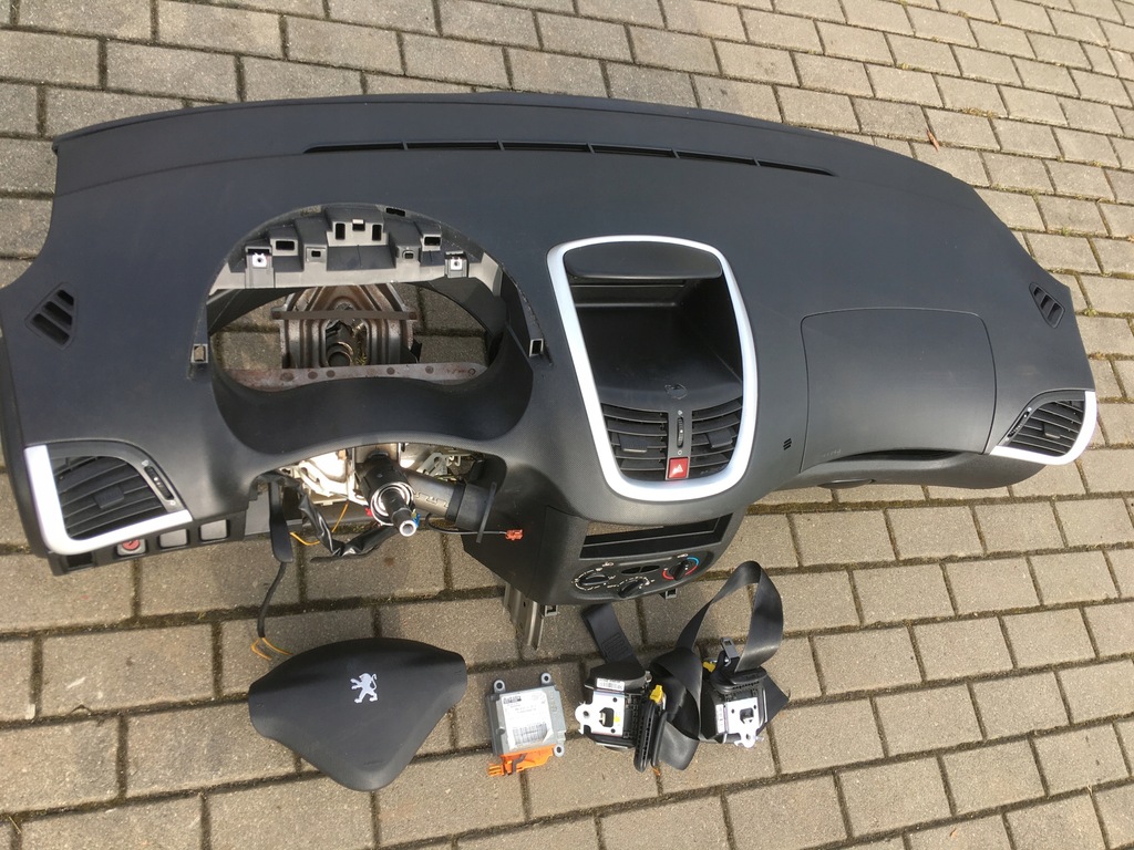 фото №1, Peugeot 206+ 09-12 консоль подушка безпеки натягувачі kompl