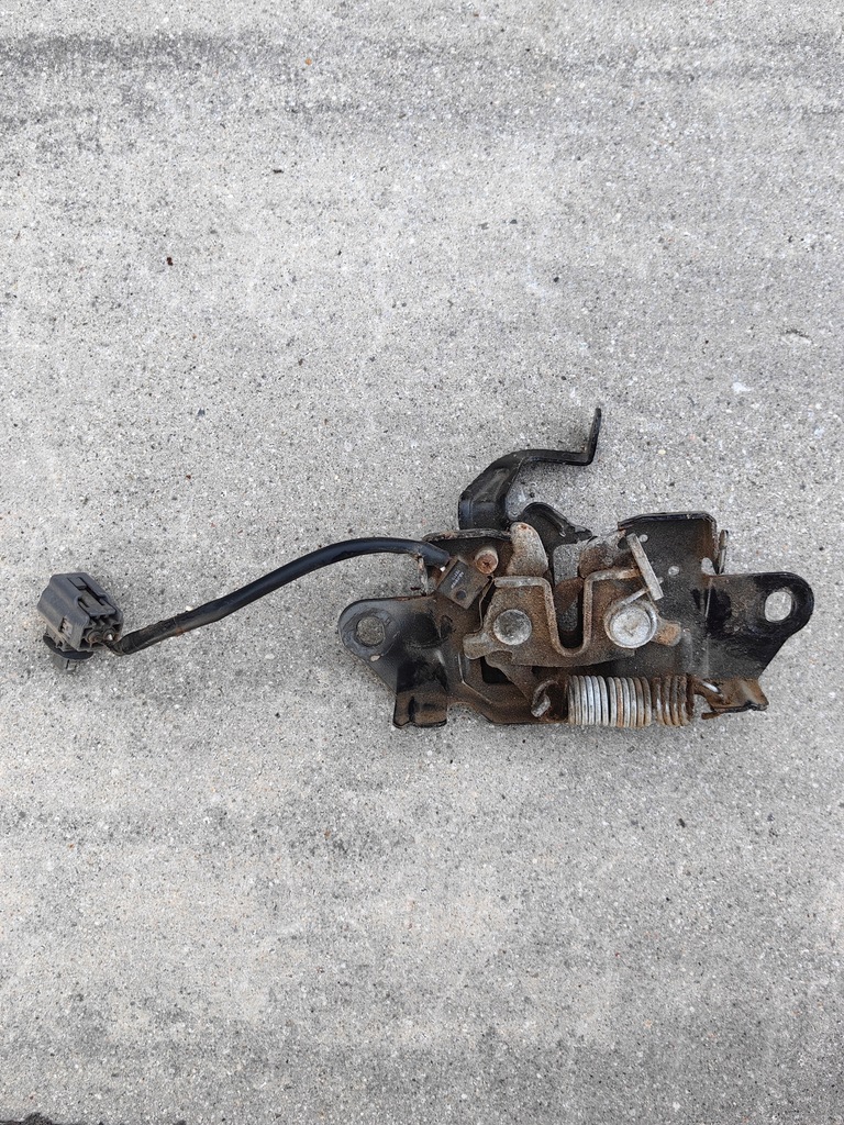 фото №1, Замок капот mazda 3 bm 13- 17