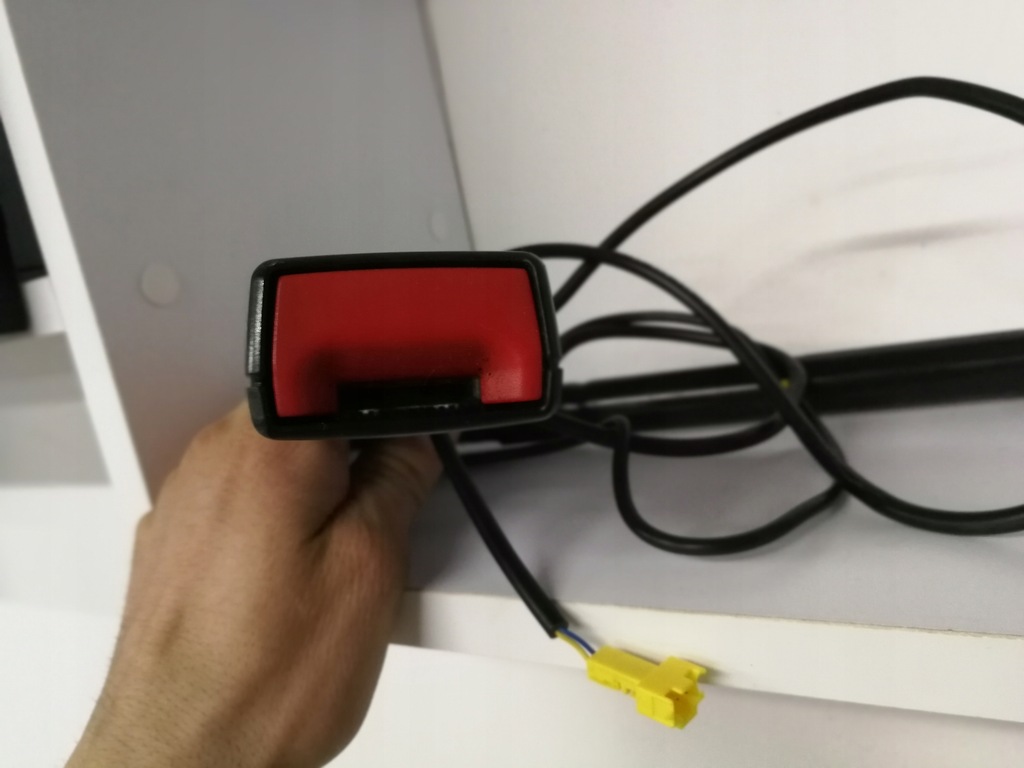 фото №7, Mercedes w211 кліпса натягувач правий перед патрон