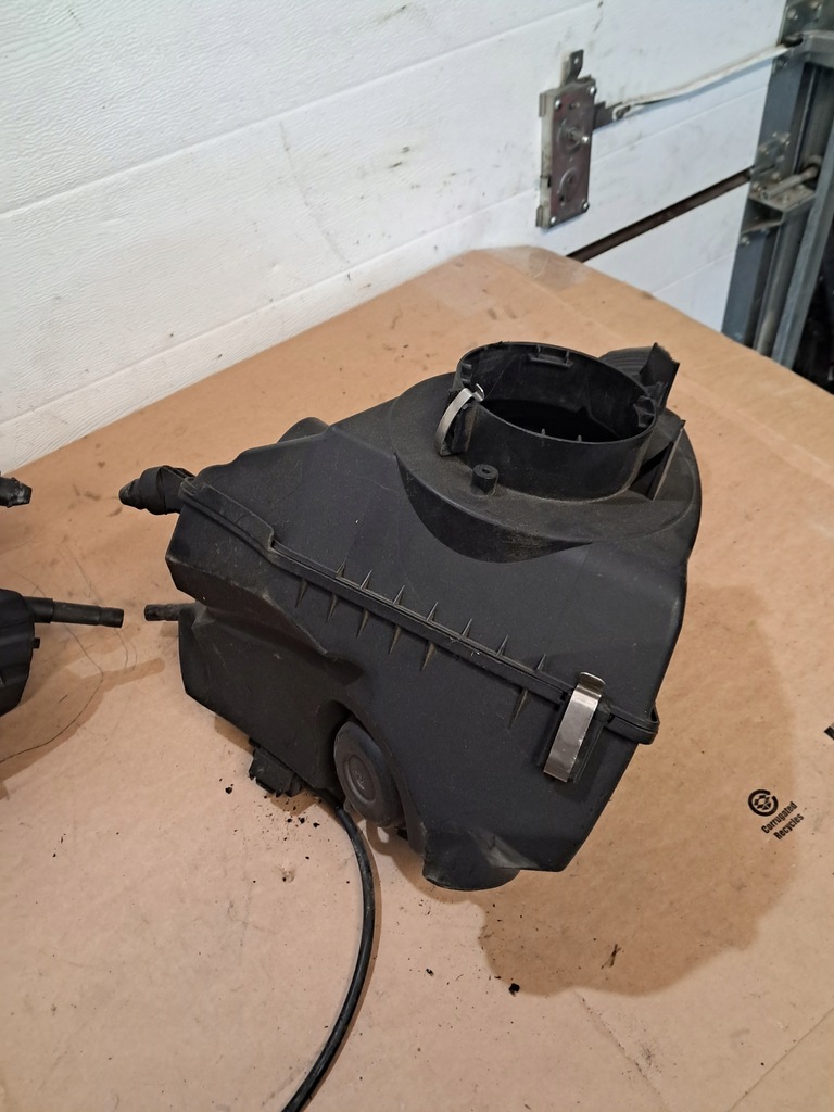 фото №8, Корпус фільтра повітря 059133835e audi a6 c6 3.0 tdi