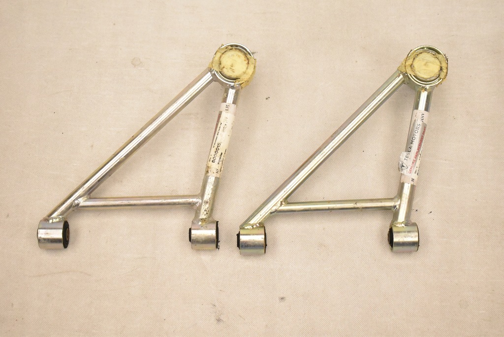 фото №1, Tesla roadster задний рычаг верхний