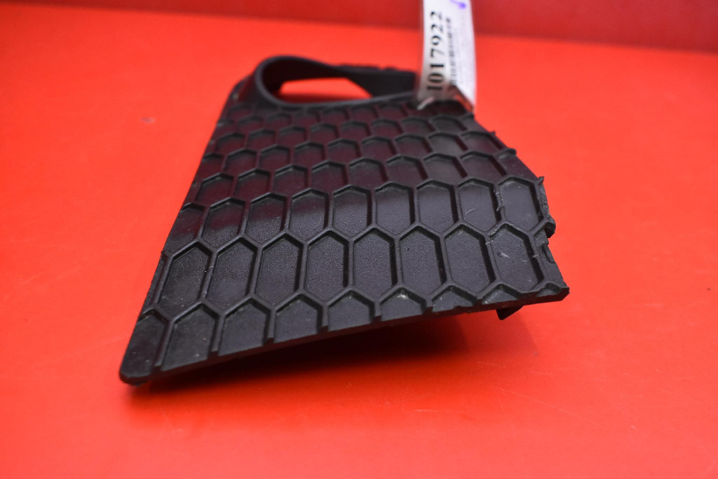 Решітка бампера права 3414312 bmw x3 e83 06-10 Зі Шроту