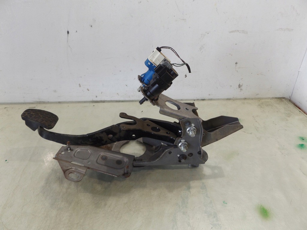 фото №3, Mazda ii 2 de педаль гальма