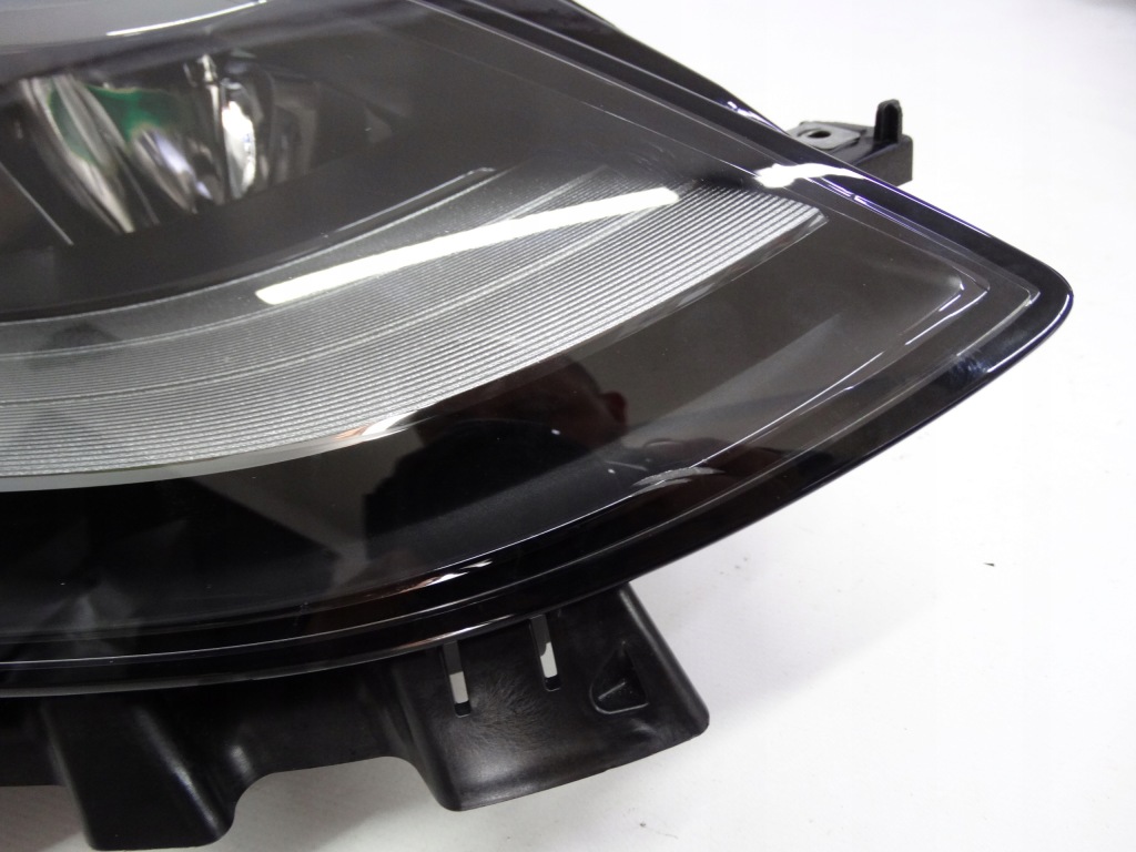 Купити Tesla model y 20-25 model 3 рестайлінг  20-23 фара правий full led 1514953-00-e