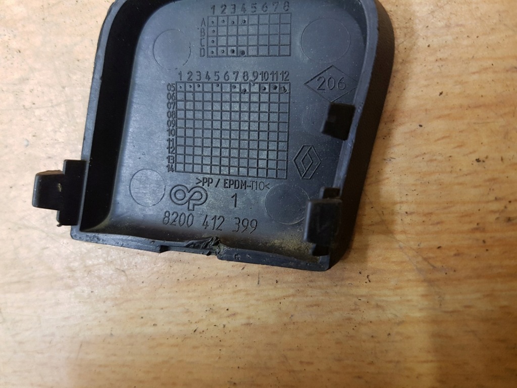 фото №3, Заглушка бампера фаркоп перед renault megane ii