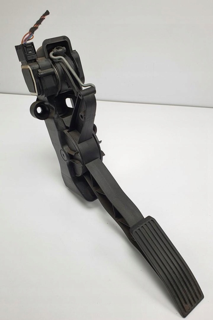 фото №1, Педаль газа потенциометр mercedes w169 a1693000304