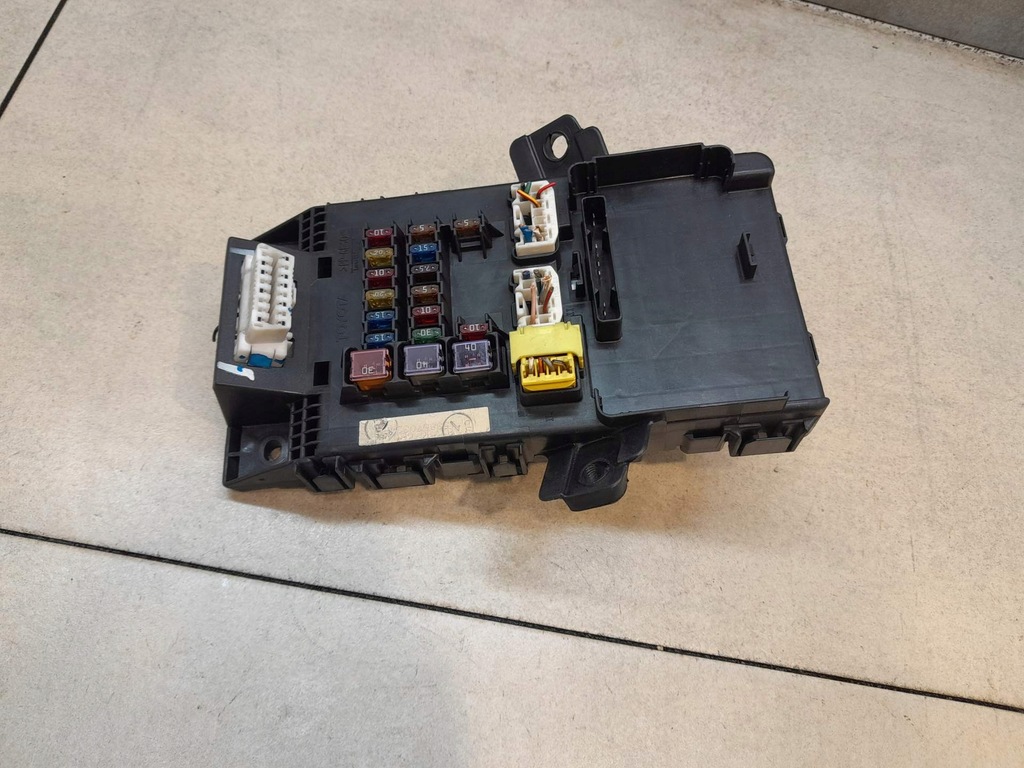 фото №1, Коробка предохранителей toyota avensis t22