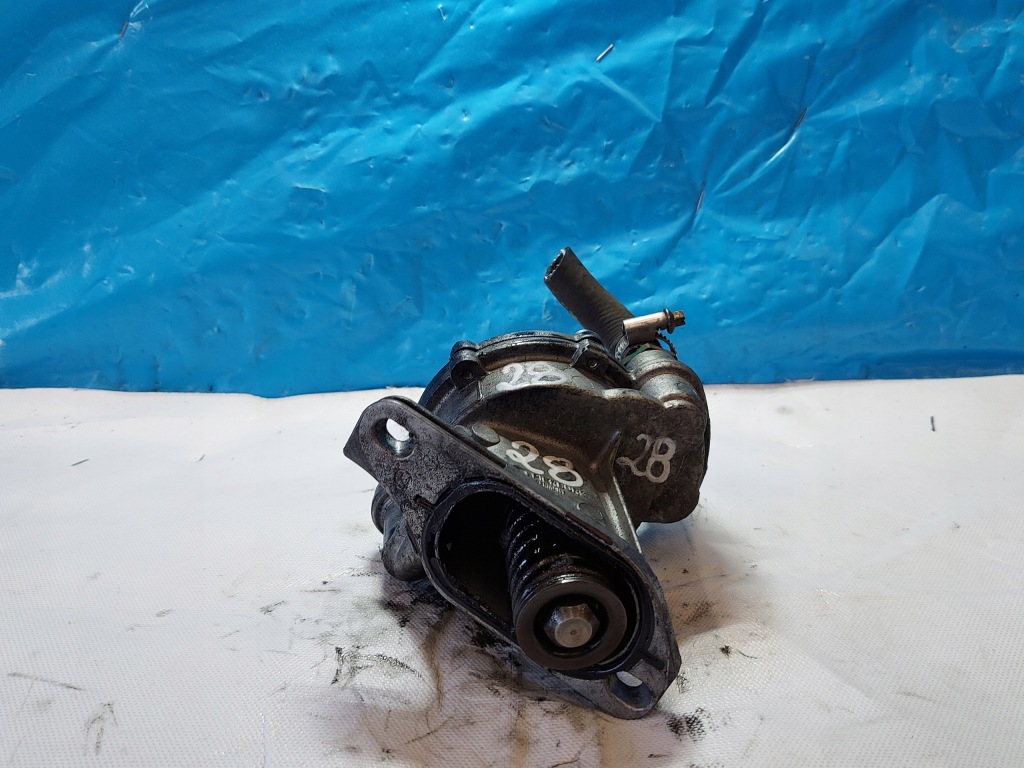 фото №1, Насос вакуум volvo s80 2.5 tdi 074145100