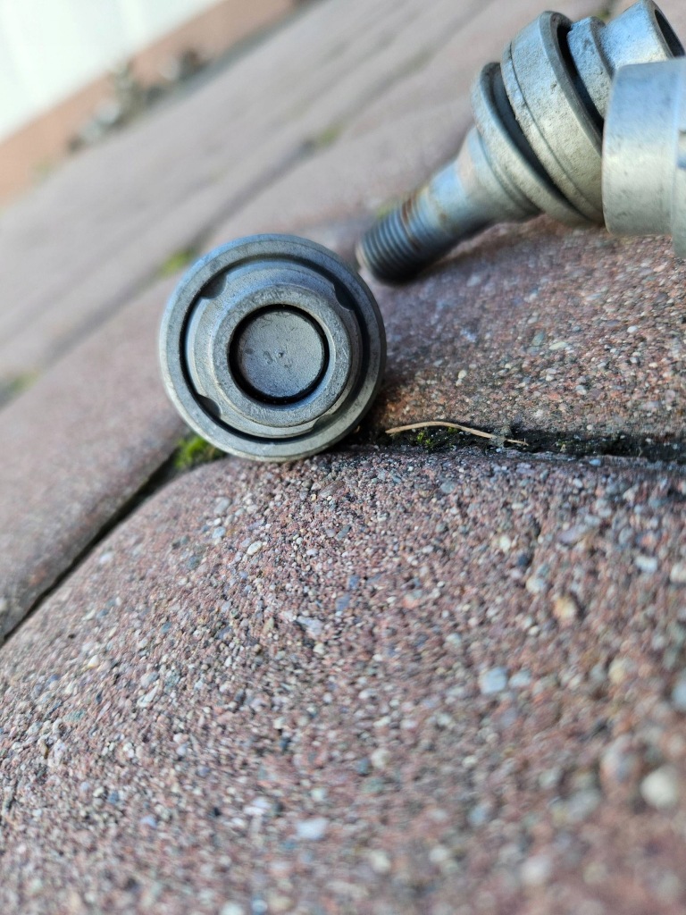 фото №3, Болти захисні колеса proace city berlingo combo e rifter