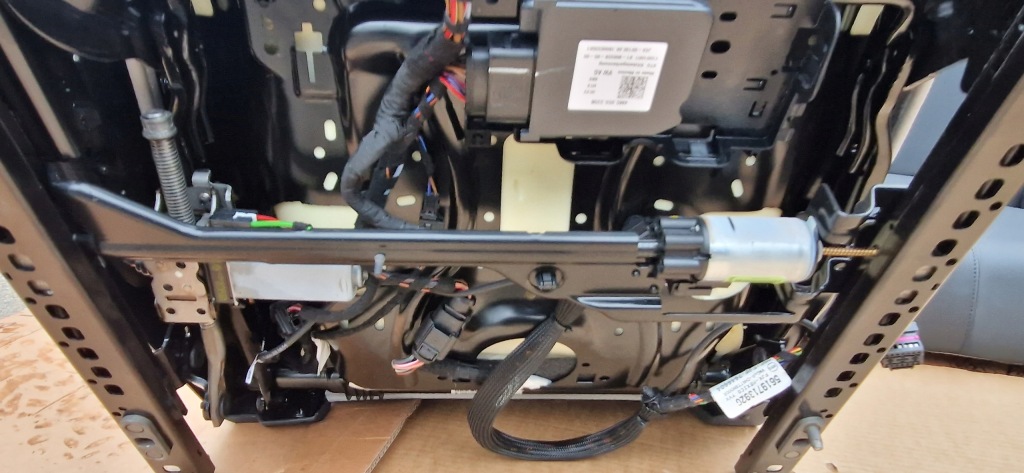 фото №11, Сиденья заднее сиденье vw passat b8 full кожа электрика nowe комплект usa