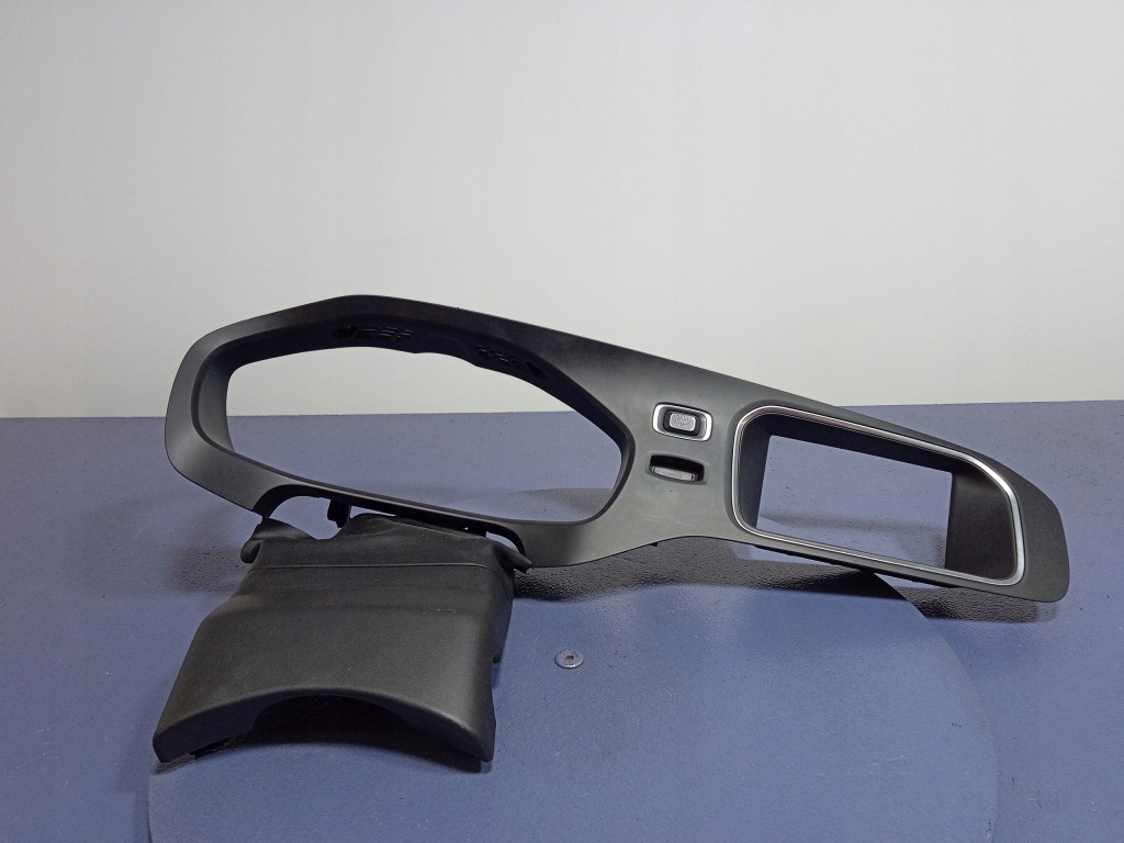 фото №1, Volvo v40 ii молдинг декоративная панели 31389535