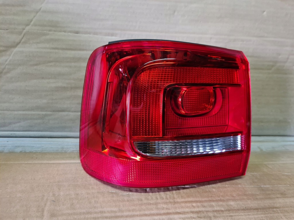 фото №1, Лампа задня задня ліва vw touran 1t0 2010-15r