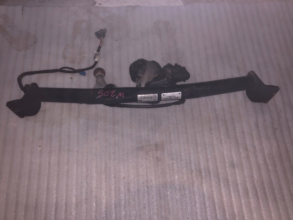 фото №1, Mercedes w205 hak буксировочный elektr w2053102600