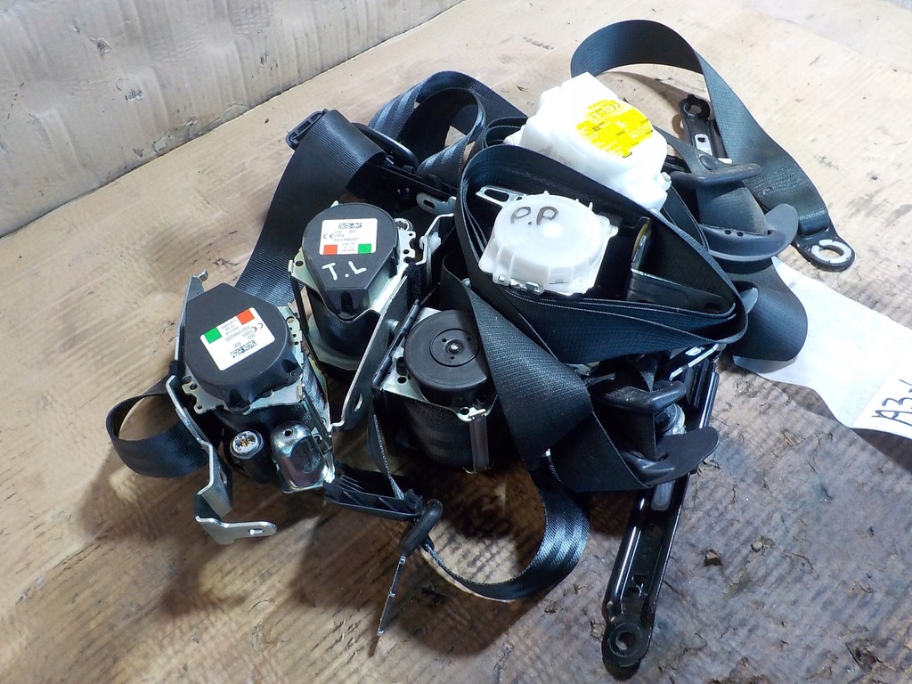 фото №4, Avensis iii ремни безопасности комплект