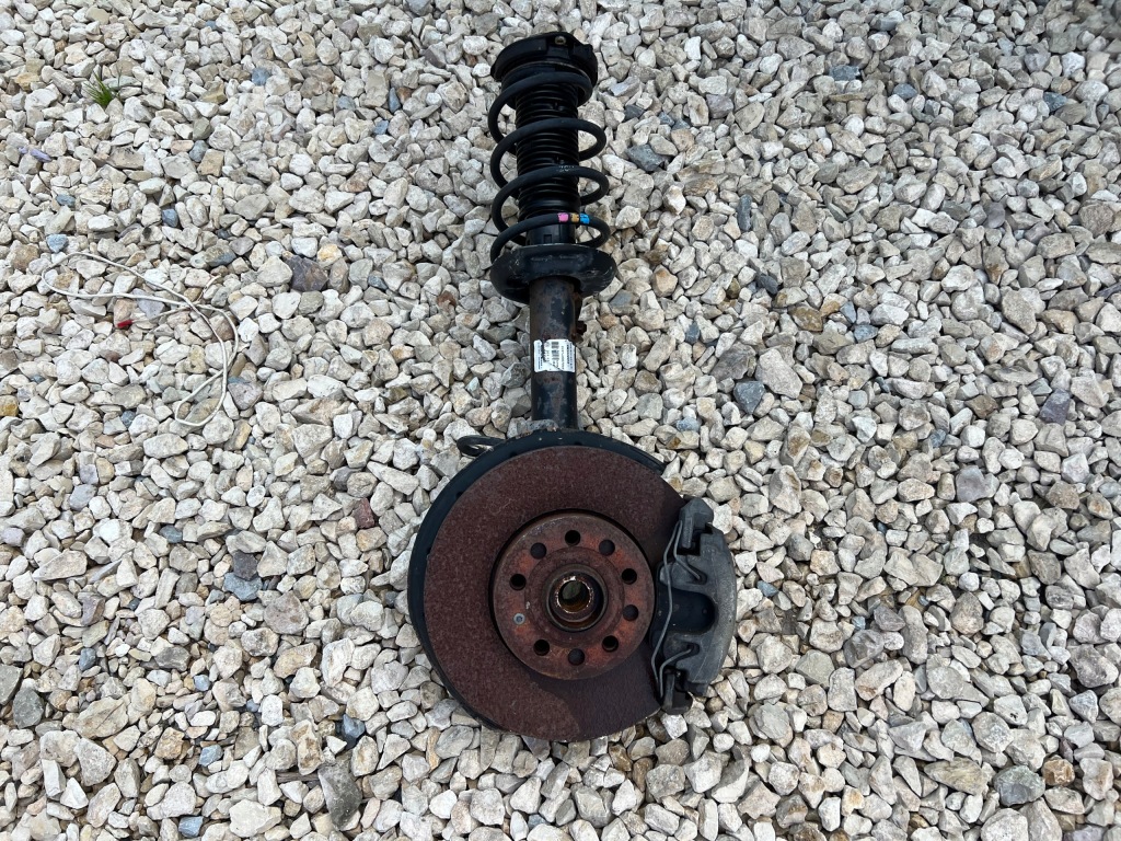 фото №1, Vw beetle 5c поворотный кулак амортизатор правый