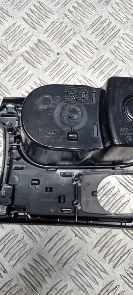 фото №11, Mercedes w117 w176 кронштейн na чашки захист тунель a1766800210