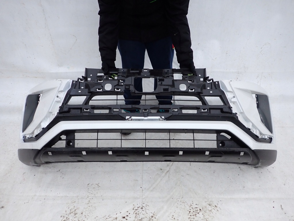 фото №1, Mitsubishi оригінальний номер 6400h717zz бампер