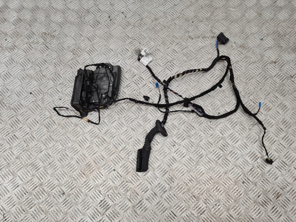 Купить Bmw x1 f48 замок дверь левый перед 7281931