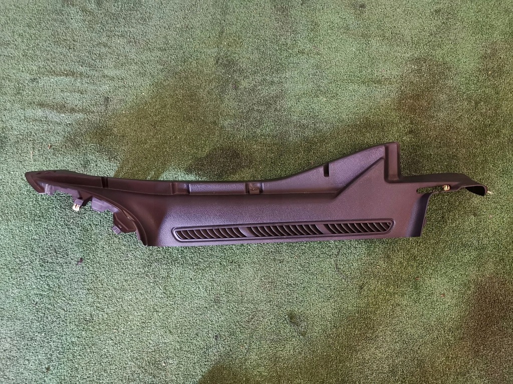 фото №1, Напрямна шторка права peugeot 307 sw 9638934777