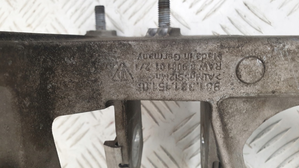 фото №6, Porsche cayman 981 кронштейн подрамник задняя подрамник