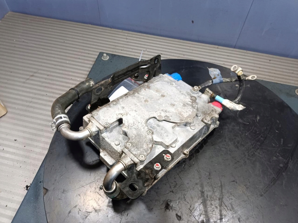Tesla motors model s блок запалювання напруги 1028665-00-b Недорого