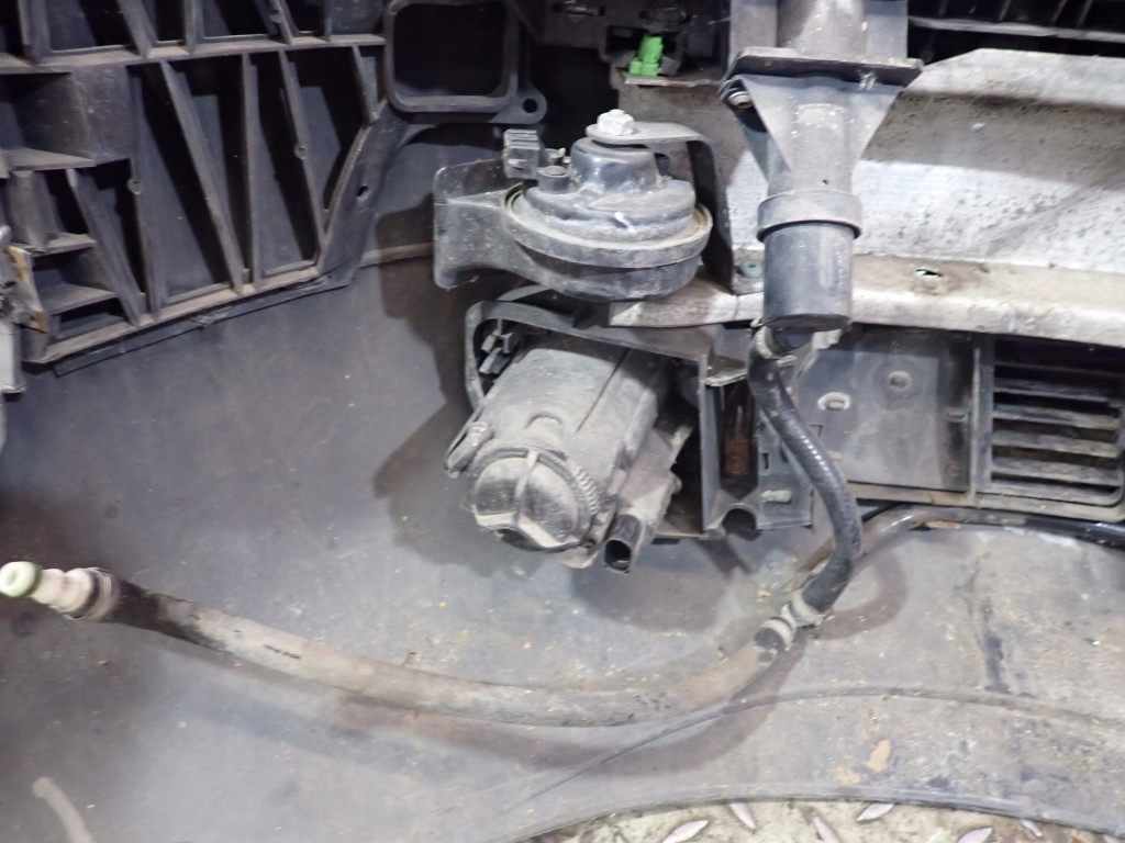 фото №12, Audi a6 c5 97-01 бампер перед передній ксенон ly7w