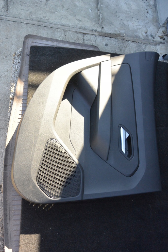 фото №12, Dacia duster ii 17- обшивки оббивка двері ліва права перед задня kpl