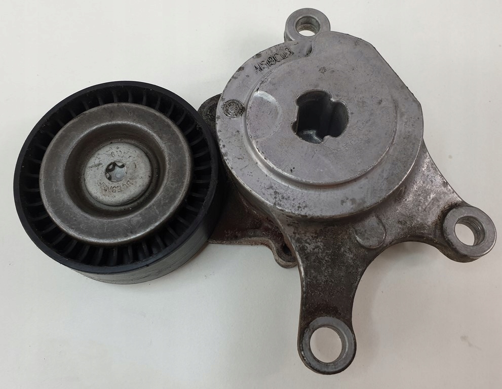 фото №1, Натяжитель ролик mercedes w246 w176 w117 1.6 cgi