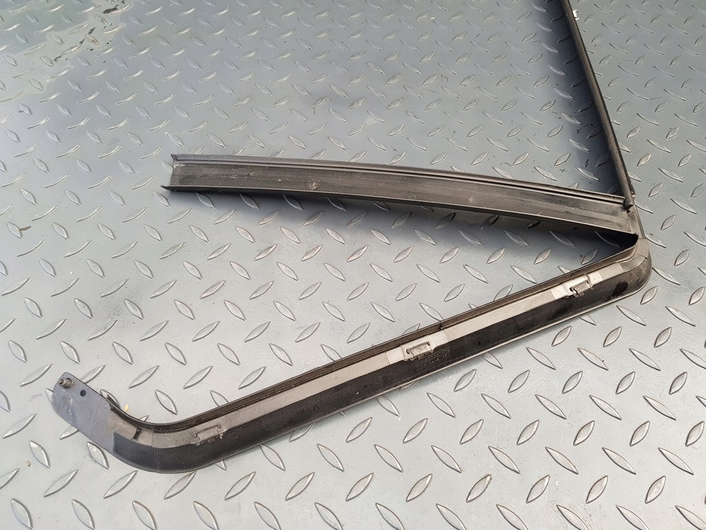 фото №7, Рамка внутренняя защита рамы стекло дверь левый задняя 8 402 563 bmw x5 e53