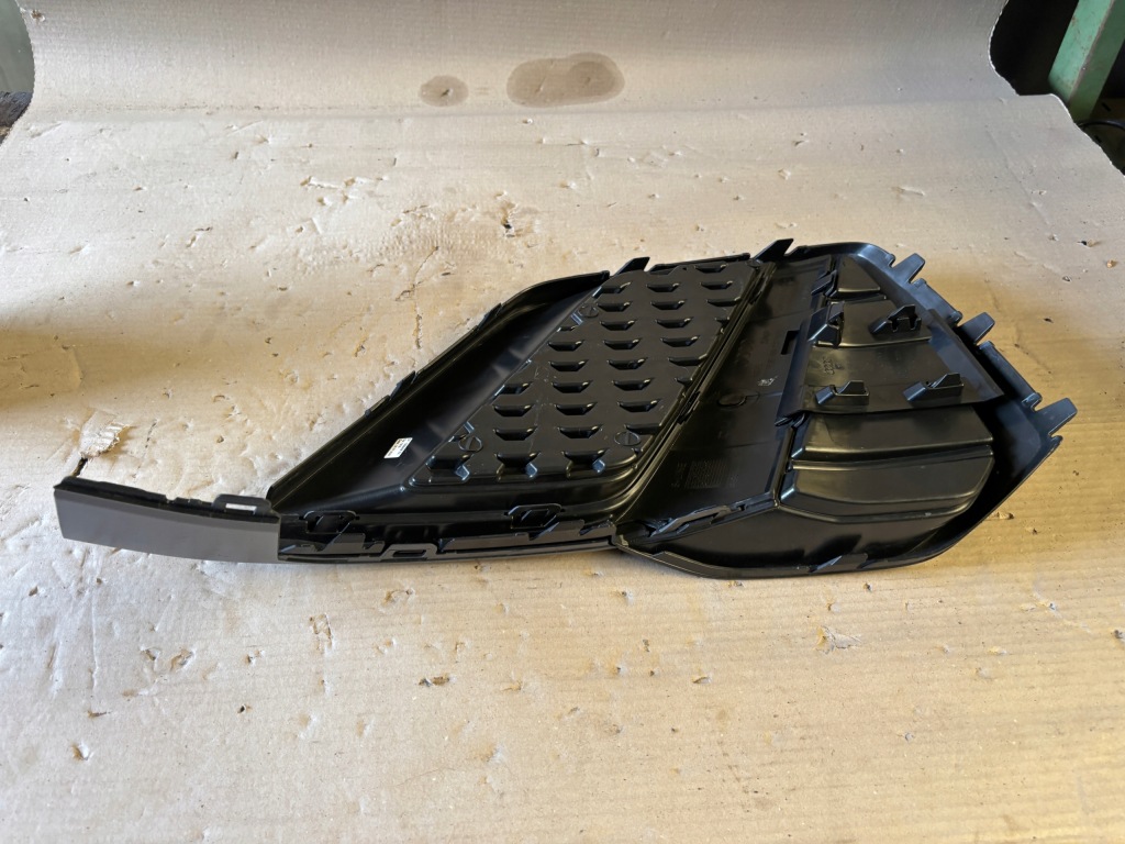 Audi a1 s-line 17- решітка бампера правий перед 82a807682d ładna Ціна