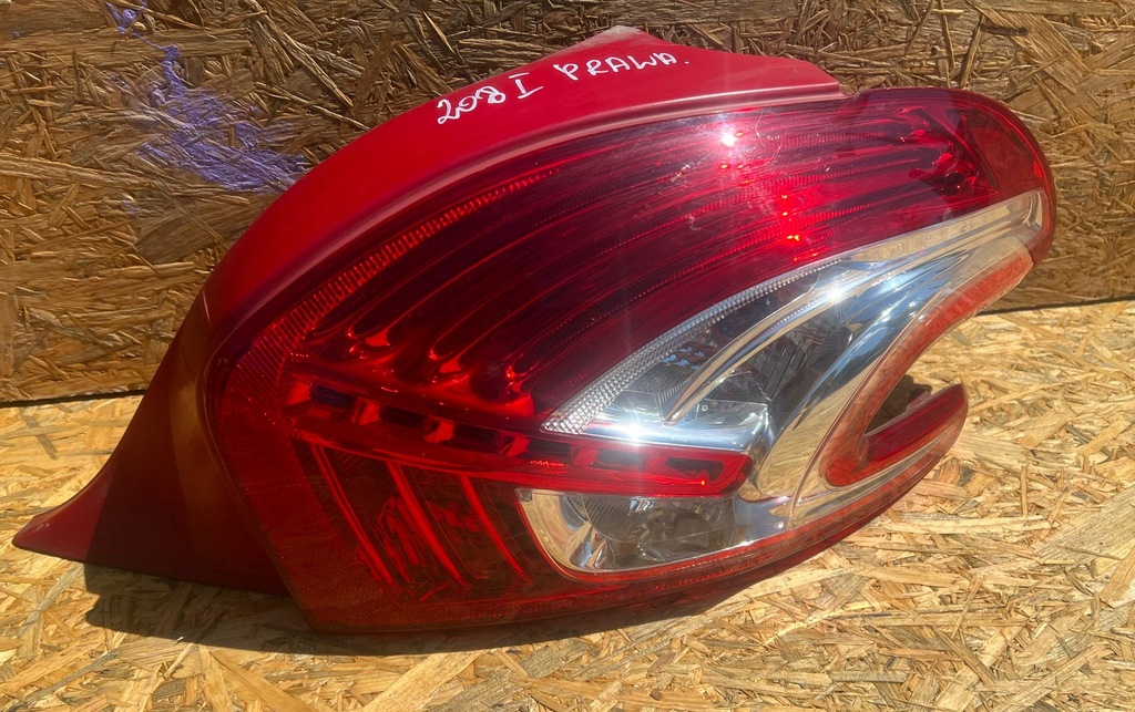 фото №1, Peugeot 208 i лампа задня права 12-15