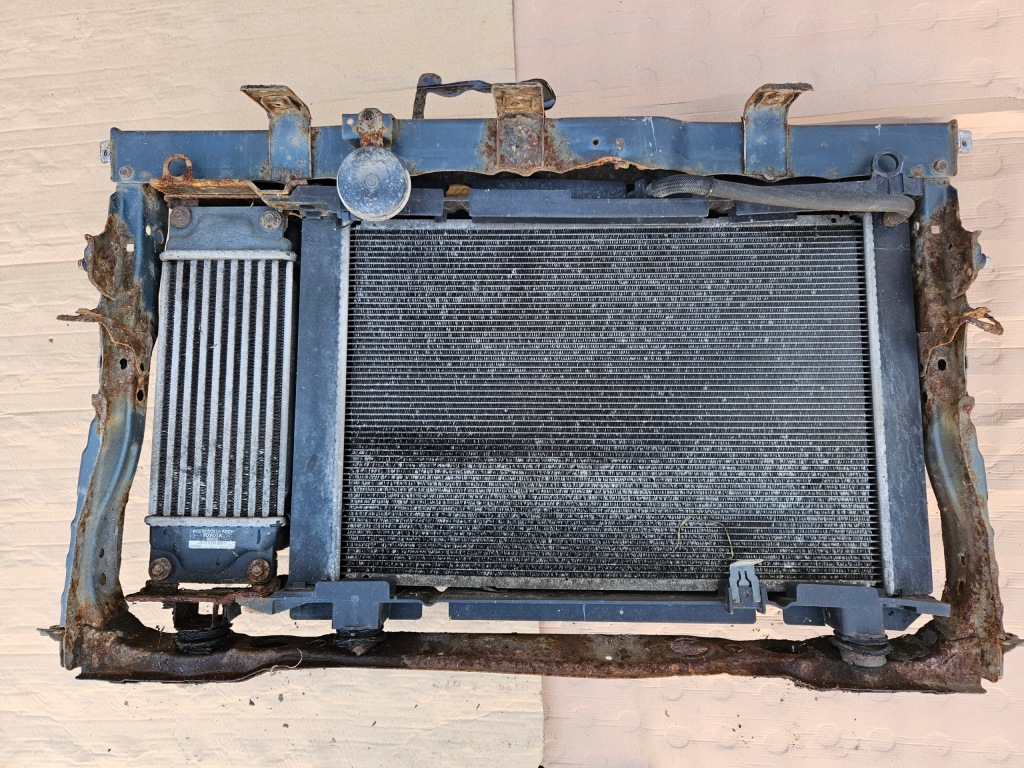 фото №1, Toyota corolla e15 1.4 d4d радиатор комплект pas передний