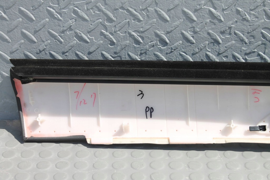 Молдинг обшивка двері правий перед mitsubishi eclipse cross 2017- Київ