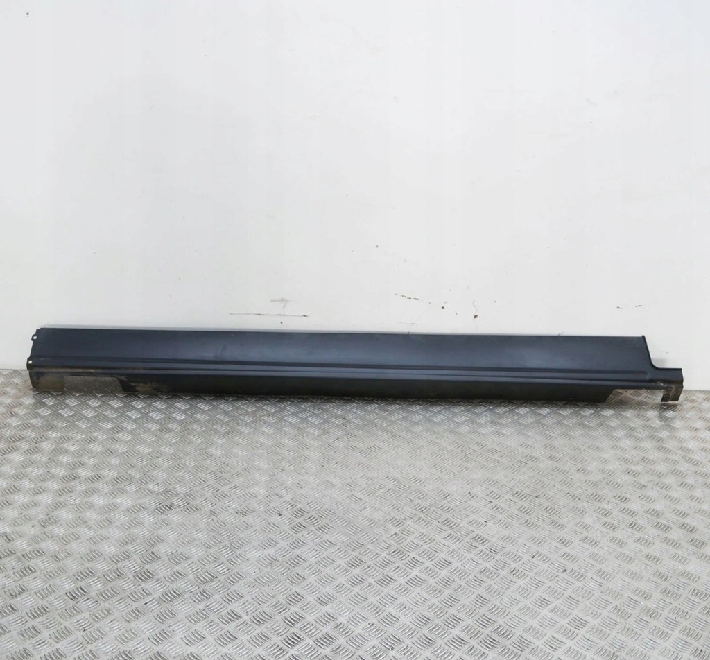 фото №1, Land rover discovery 5 2019 правая сторона порог