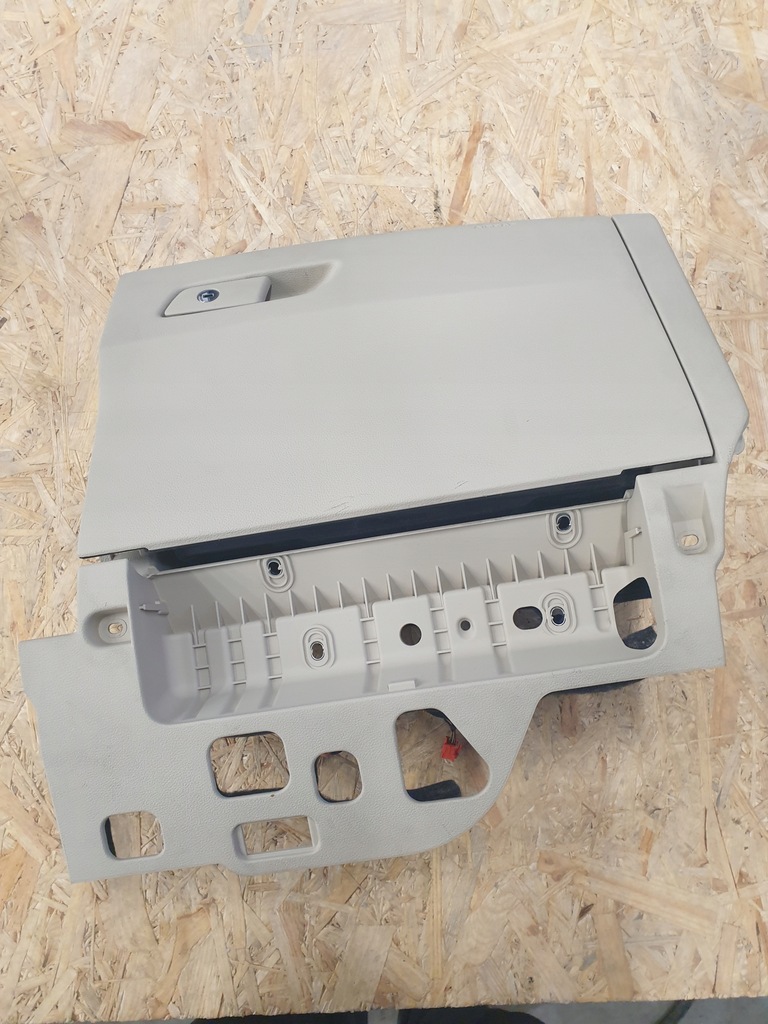 фото №1, Бардачок пасажира valet audi a4 b9