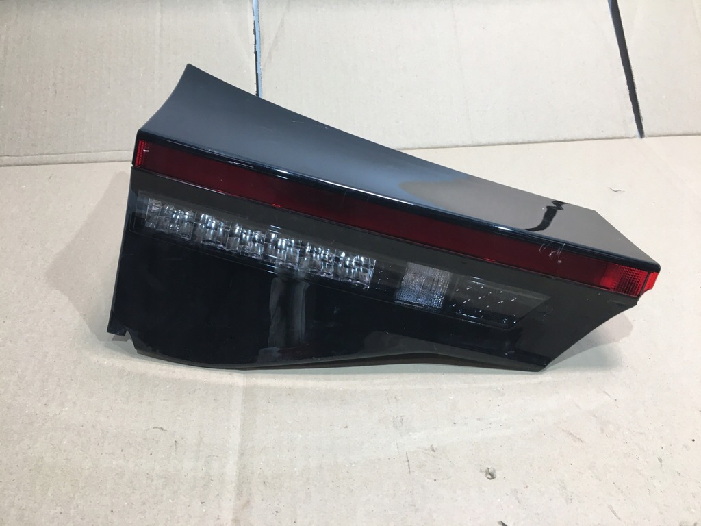 фото №1, Лампа левый задняя w крышка yaris cross 21-