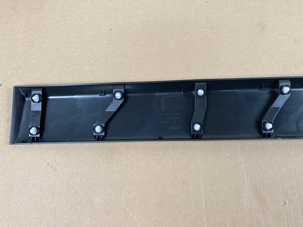 фото №11, Молдинг права двері przesuenych custom 12-18