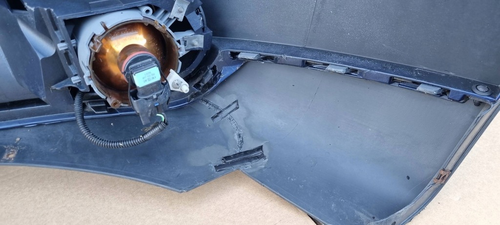 фото №10, Volvo v50 2004- бампер перед оригинал h031