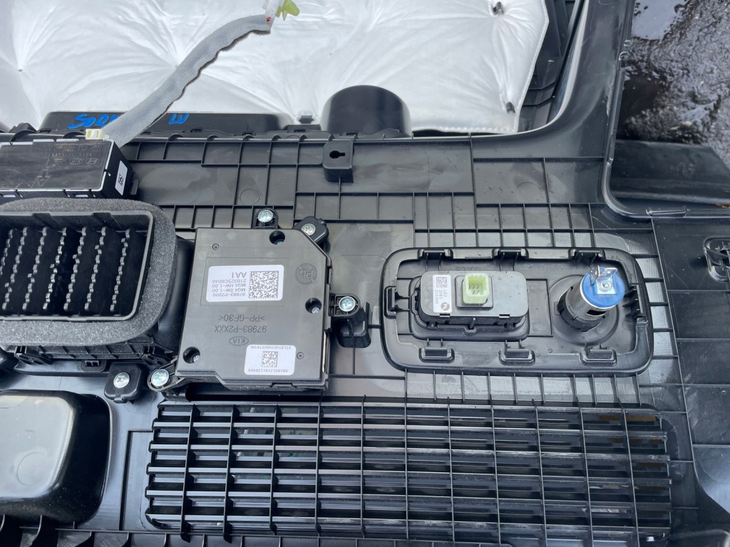 фото №7, Kia sorento iv 7 осіб обшивка багажника лівий 85730-p2200 правий 85740-p2200