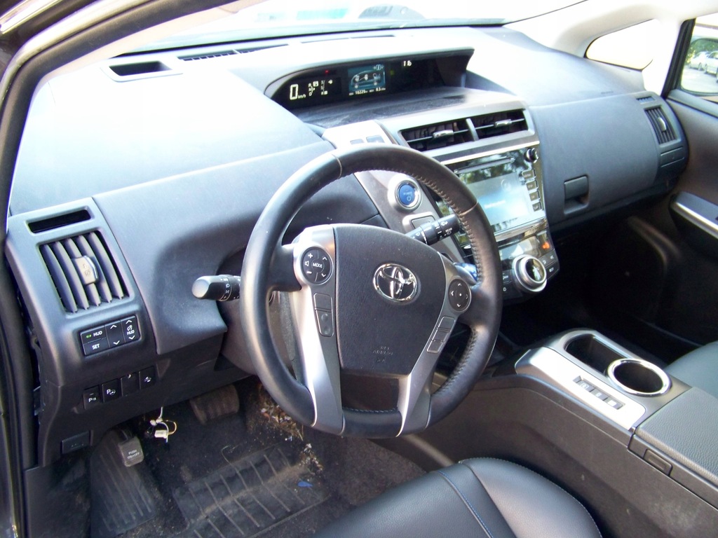 фото №1, Toyota prius + plus lift 1,8h 15-21 панель приладів rzdzielcza консоль + подушки безпеки