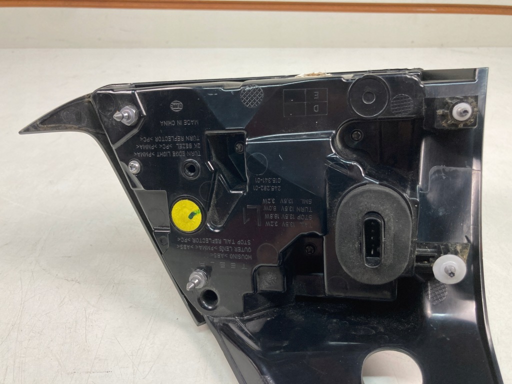 Лампа левая задняя tesla 3 рестайлинг  y с Разборки