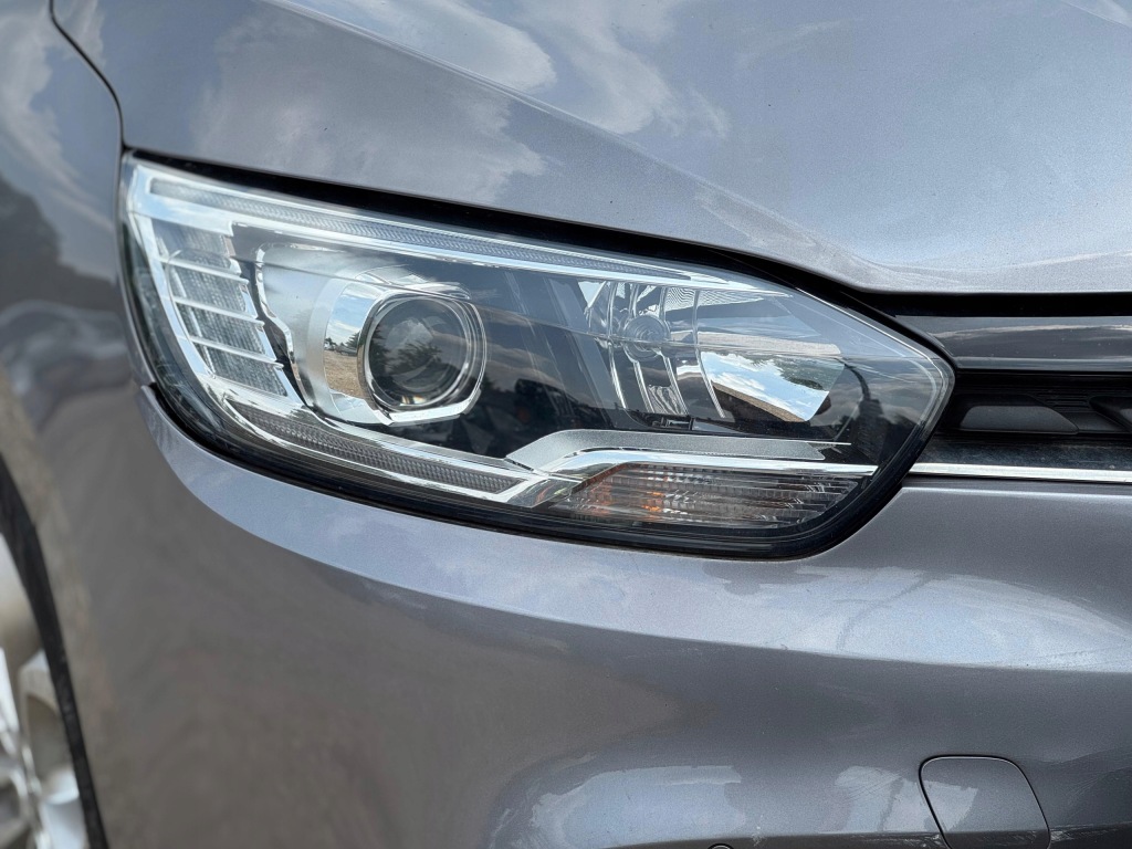 фото №1, Лампа правая фара правый renault grand scenic 4 iv 260101685r europa