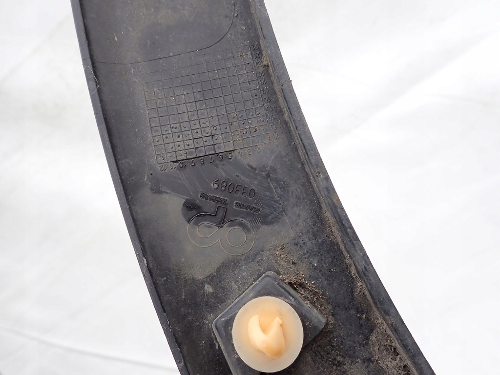 фото №13, Renault captur i 13- молдинг крыла правая перед