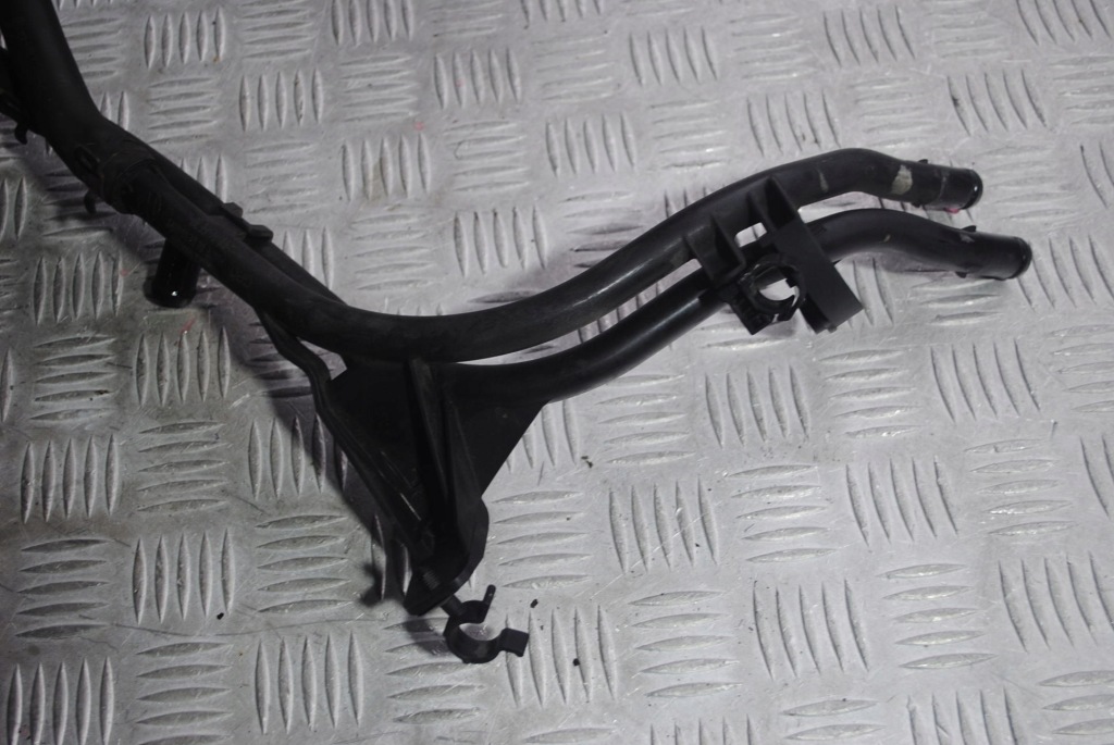 Пабтрубок  шланг трубка воды 1k0121070bd audi a3 8p рестайлинг Оригинал