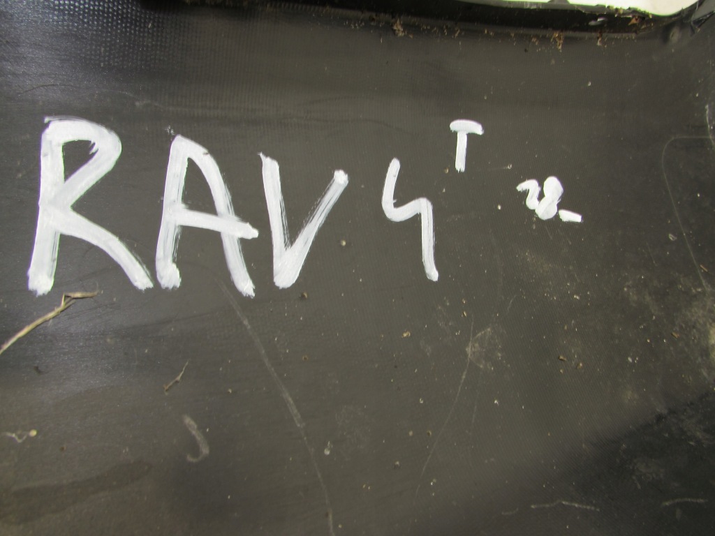 фото №13, Toyota оригинальный номер 52159-42320 бампер задний pdc