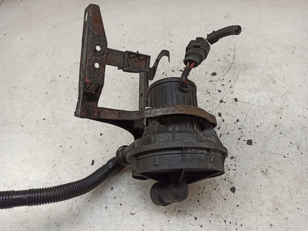 фото №8, Audi a3 8l 1.6 насос воздуха вторичного 06a959253b