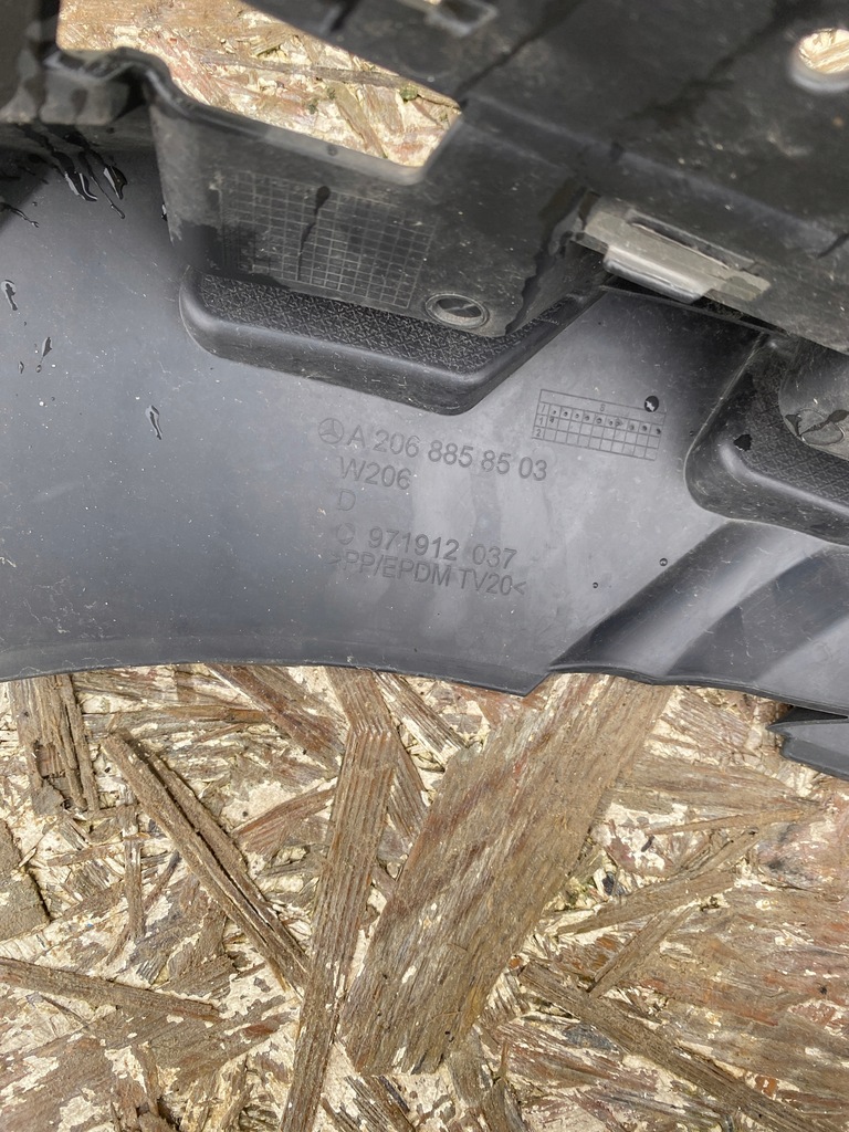 фото №15, Mercedes w206 направляющая перед бампера кронштейн